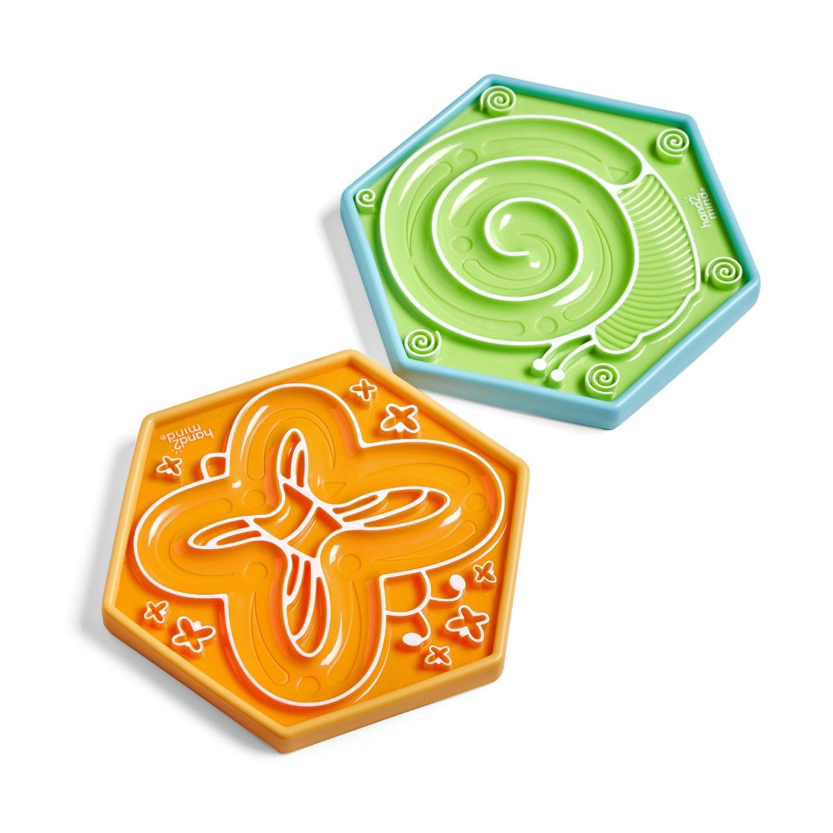 Zwei hexagonale Kunststoffträger mit erhabenen Mustern; einer grün und blau mit Schnecke, der andere orange und gelb mit Blättern.