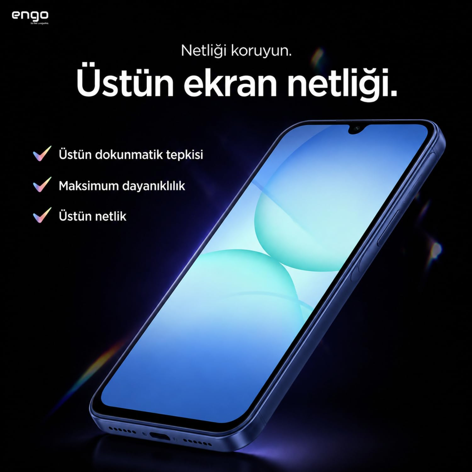 Karanlık arka planda mavi telefon ve netliği vurgulayan Türkçe metin içeren bir akıllı telefon reklamı.