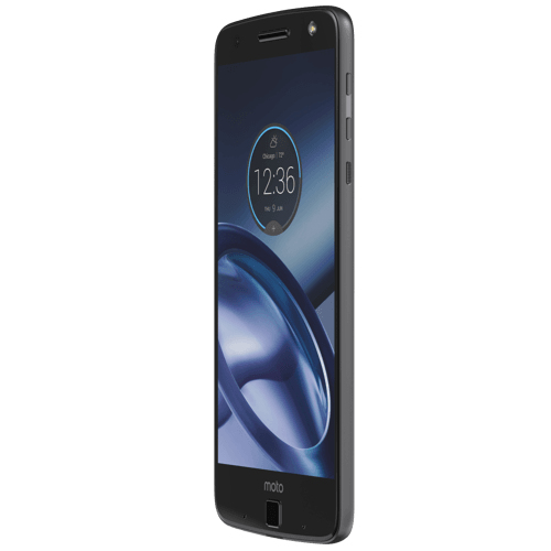 Schwarzes Motorola-Smartphone in schräger Ansicht, mit blauem Bildschirm und sichtbaren seitlichen Tasten.