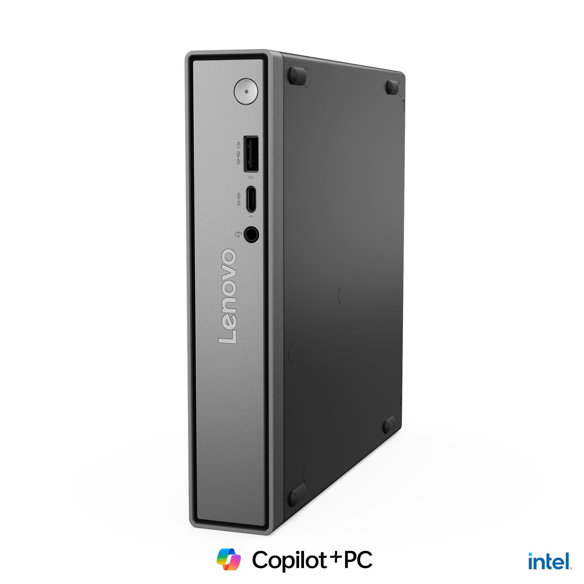 Un mini PC Lenovo grigio su sfondo bianco con porte USB, pulsante di accensione e loghi Copilot+PC e Intel.