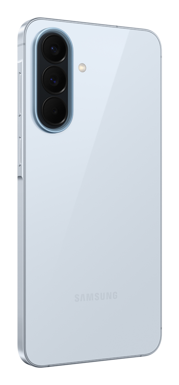 Retro di uno smartphone Samsung azzurro con tripla fotocamera e flash LED.
