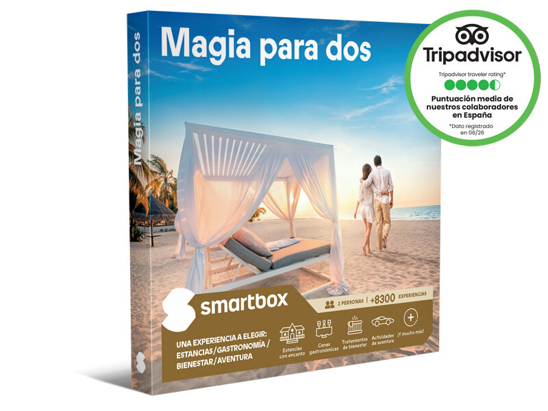 Una caja Smartbox titulada Magia para dos muestra a una pareja caminando por una playa soleada.