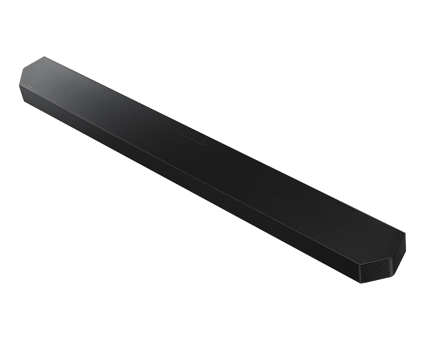Una lunga soundbar Samsung nera è posizionata diagonalmente su sfondo bianco.