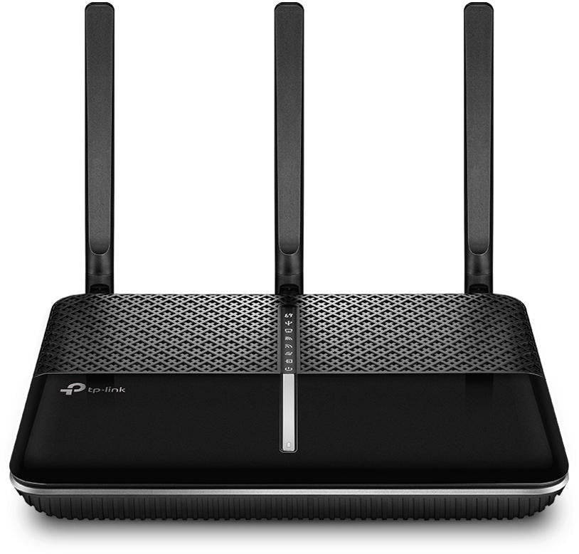 Ein schwarzer TP-Link-WLAN-Router mit drei aufrechten Antennen und einer texturierten Oberfläche.