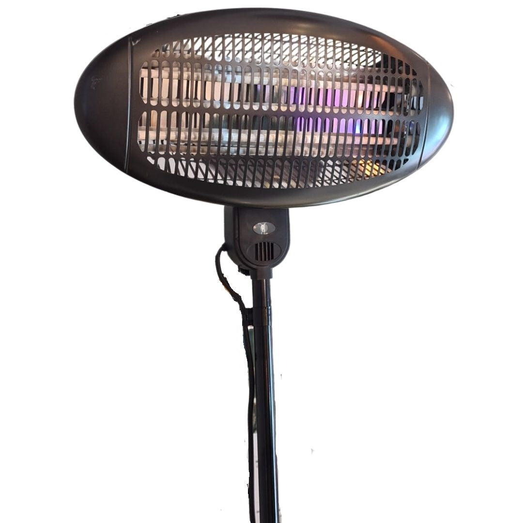 Calefactor infrarrojo negro en un soporte con rejilla protectora.