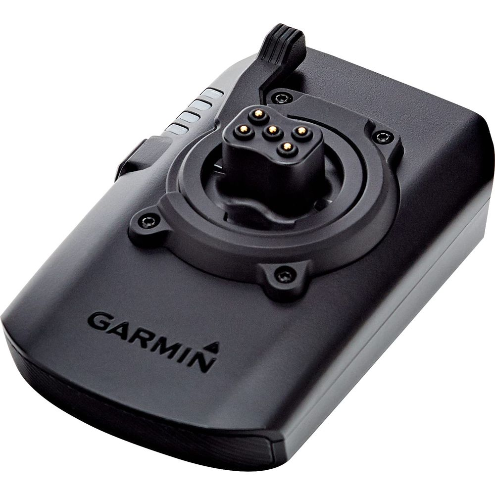 Dispositivo Garmin nero con pin di contatto dorati e supporto integrato su sfondo bianco.