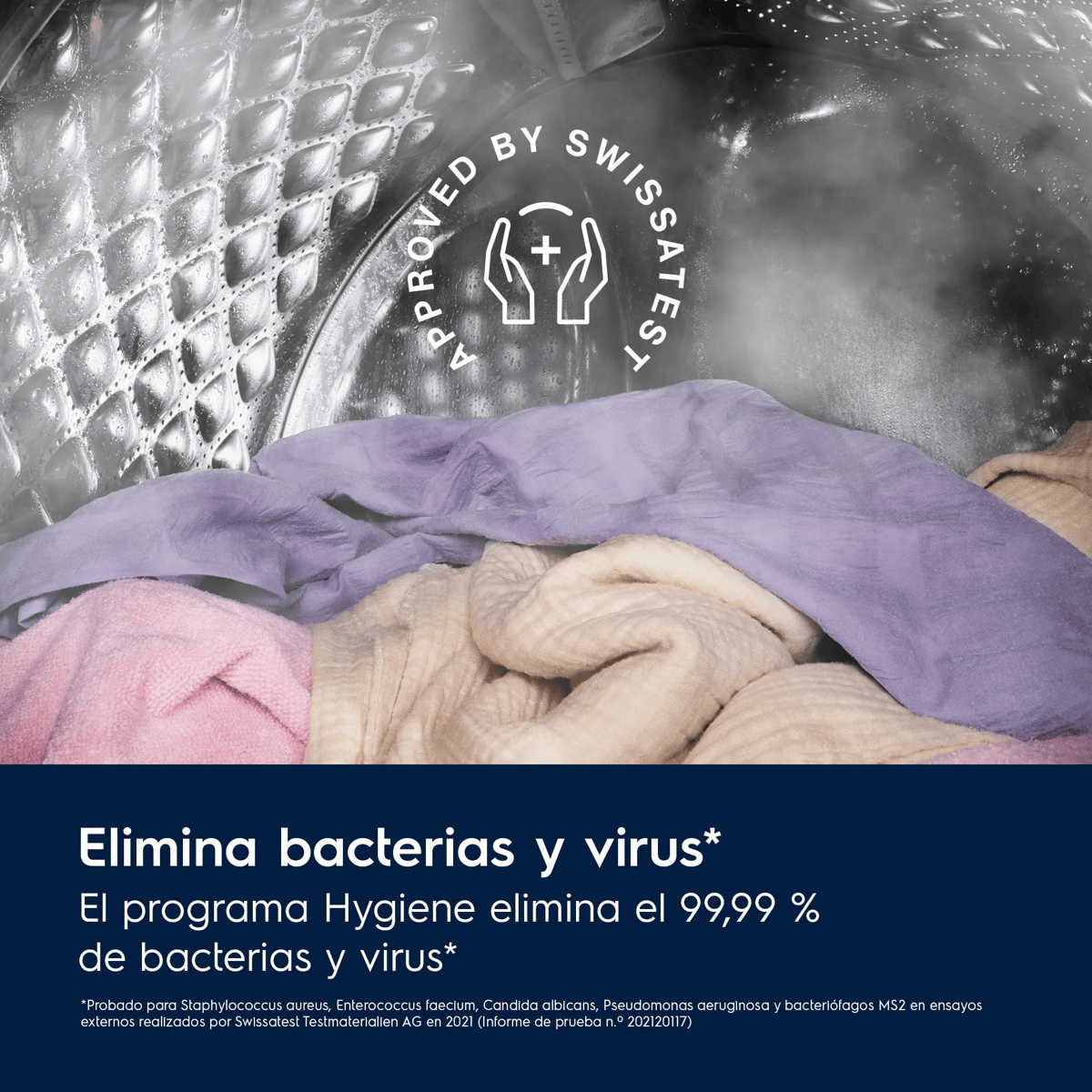 Ropa dentro de una lavadora con el sello de aprobación de Swissatest.
