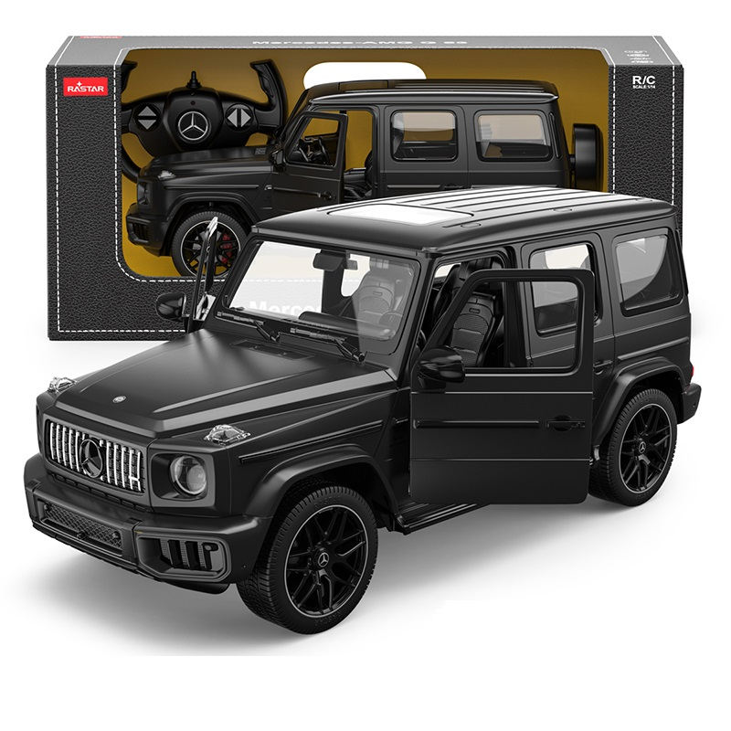 Czarny samochód zabawkowy zdalnie sterowany Mercedes-AMG G 63 z otwartymi drzwiami przed pudełkiem.
