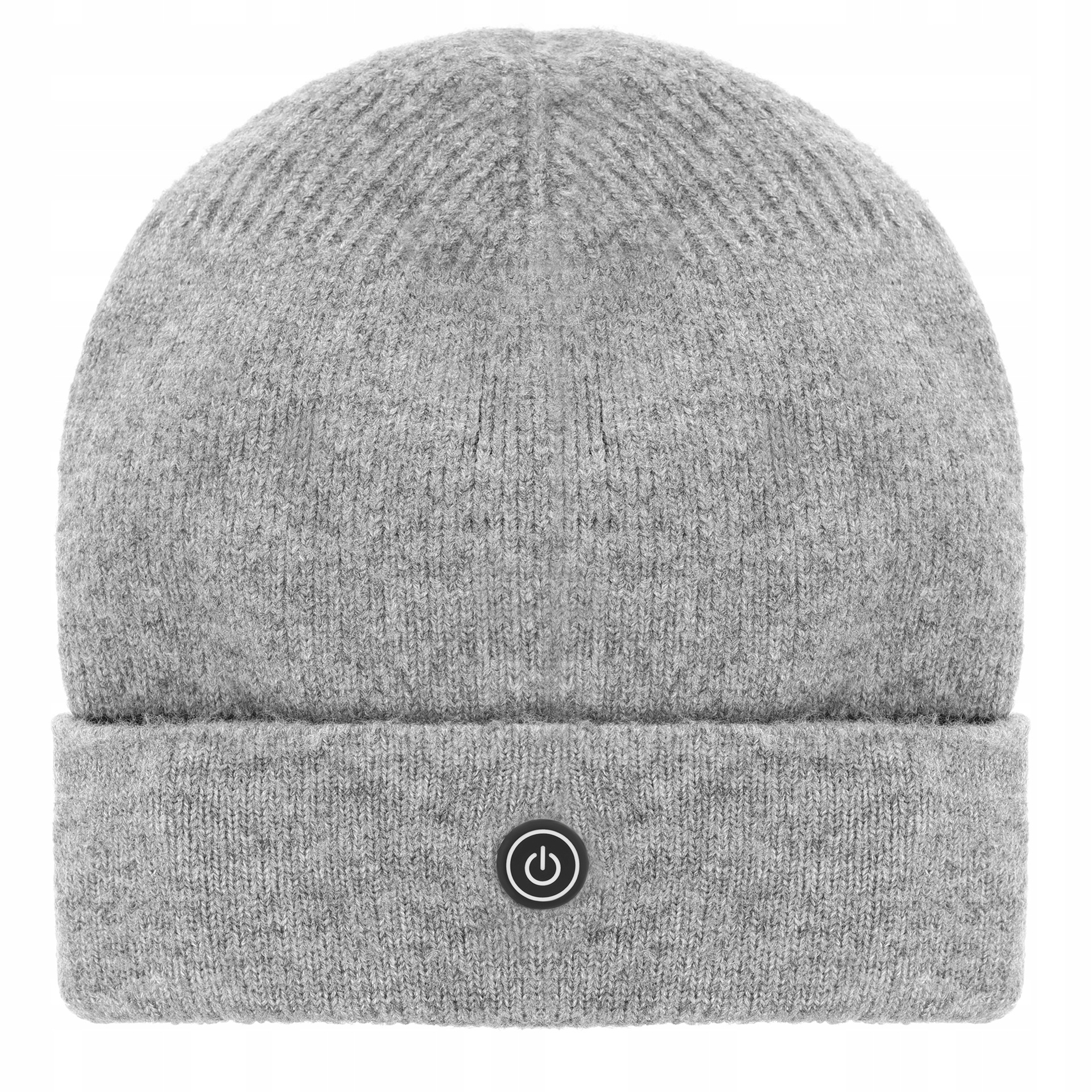 Szara czapka dzianinowa z okrągłym przyciskiem zasilania pośrodku.