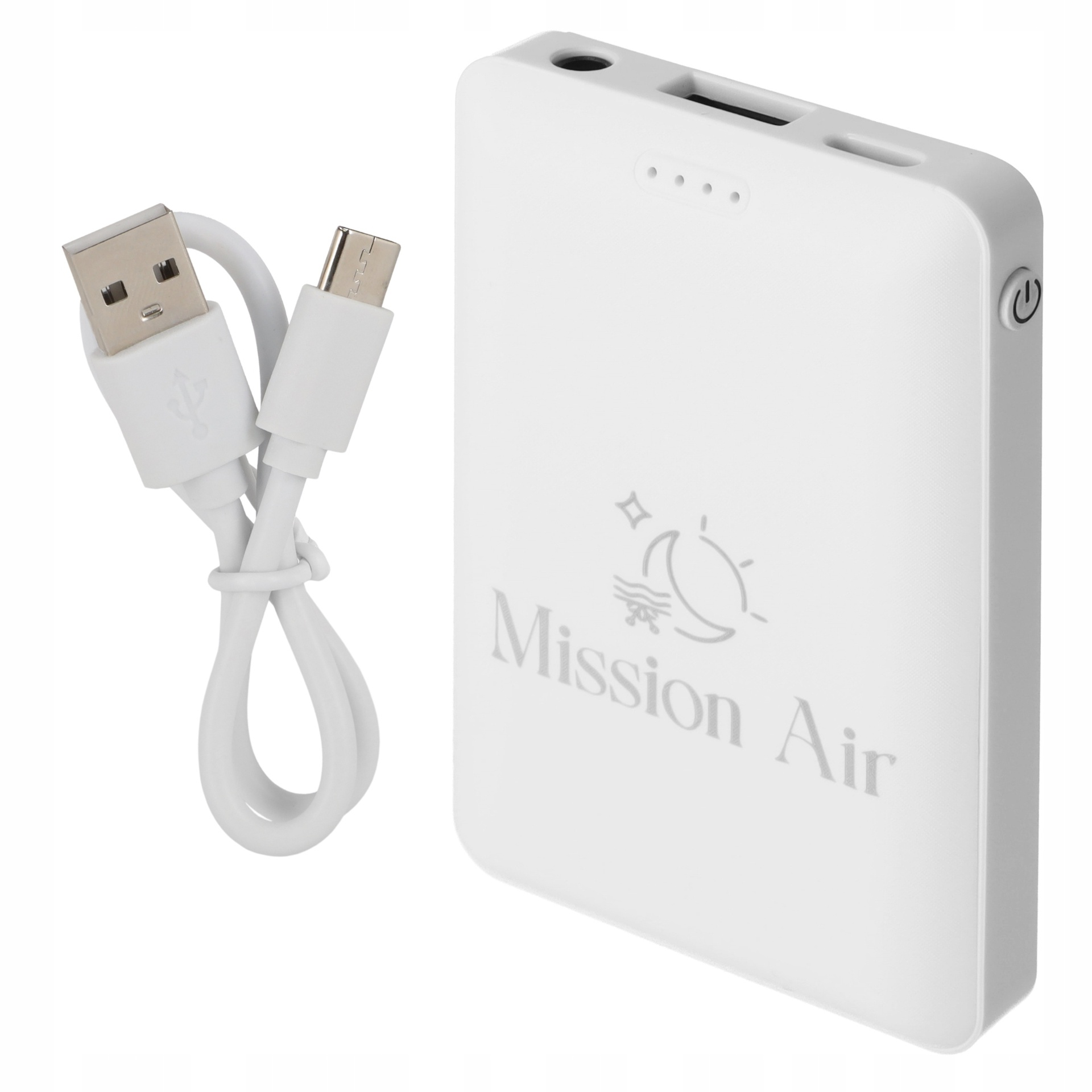 Biały power bank z logo Mission Air i kablem ładującym na białym tle.