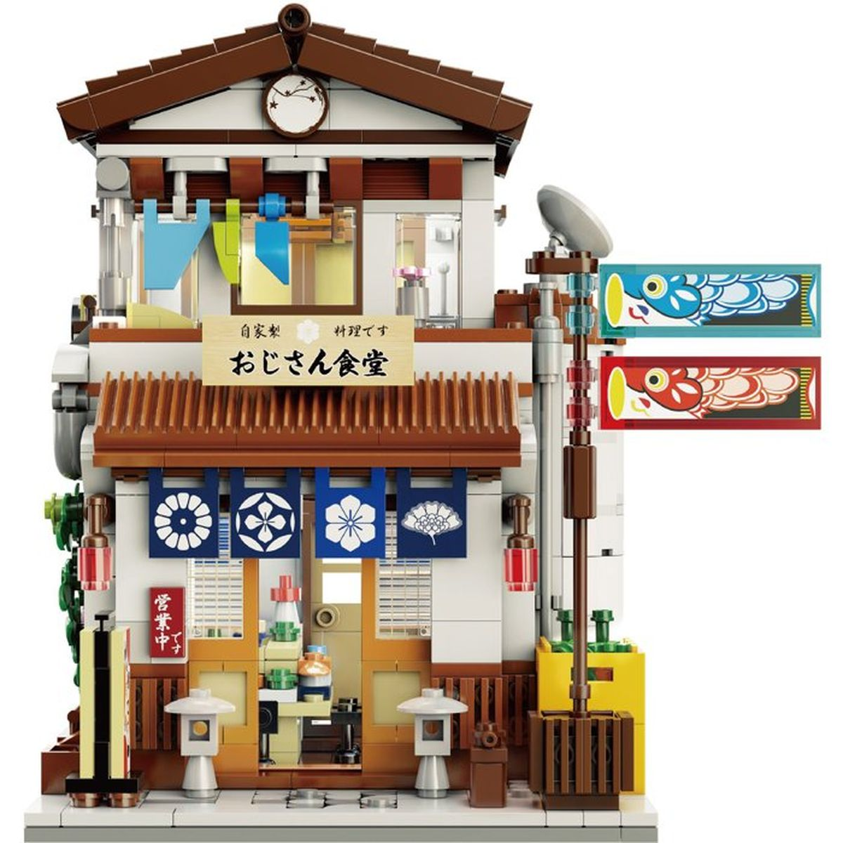 Ein detailliertes Lego-Modell eines traditionellen japanischen zweistöckigen Restaurants mit blauen Vorhängen.