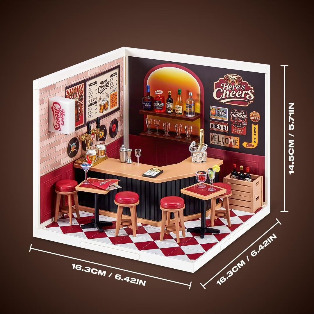 Miniatur-Barset mit rotem Schachbrettboden, Barhockern, Theke, Flaschenregalen und Dekor-Schildern.