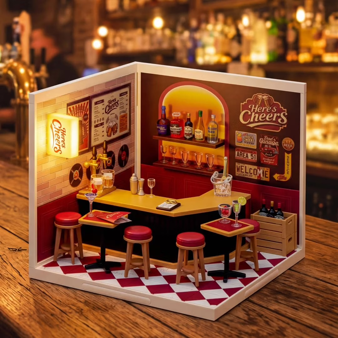 Miniatur-Bar mit roten Barhockern, schwarz-gelber Theke und detaillierten Flaschenregalen.