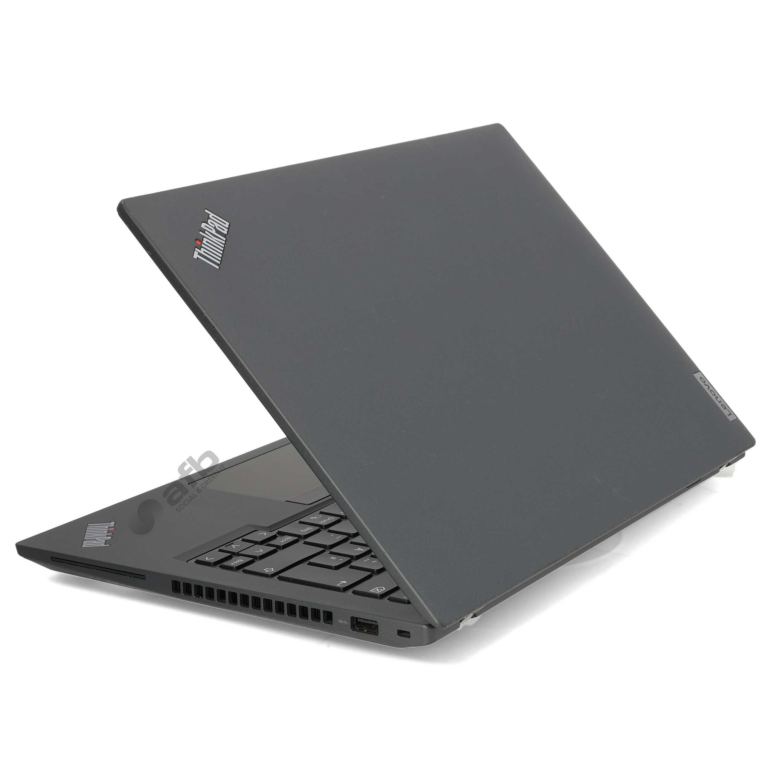 Ein dunkelgrauer Lenovo ThinkPad Laptop wird aus einer hinteren Perspektive auf weißem Grund gezeigt.