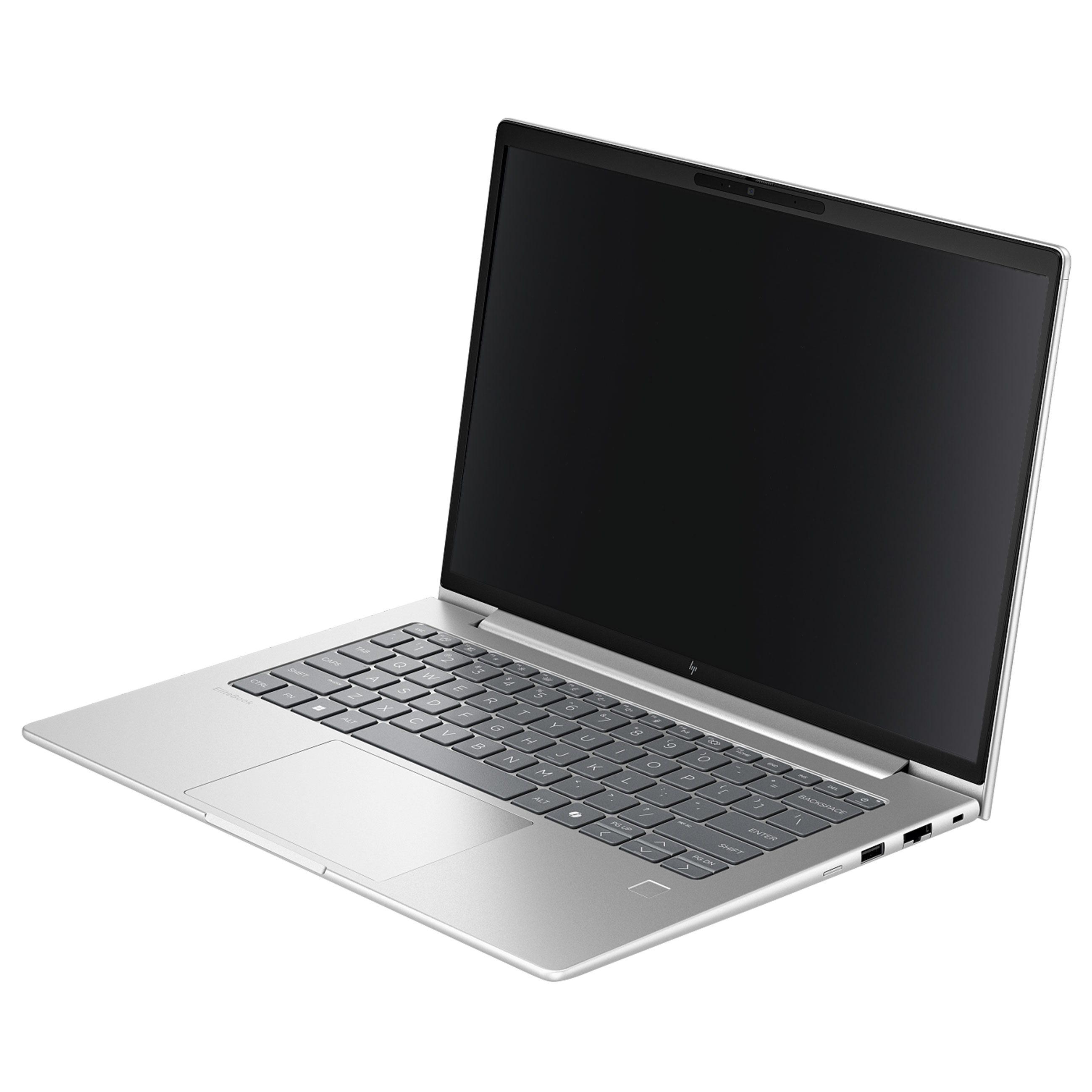 Ein silberner Laptop steht auf einem weißen Hintergrund, der Bildschirm ist schwarz.