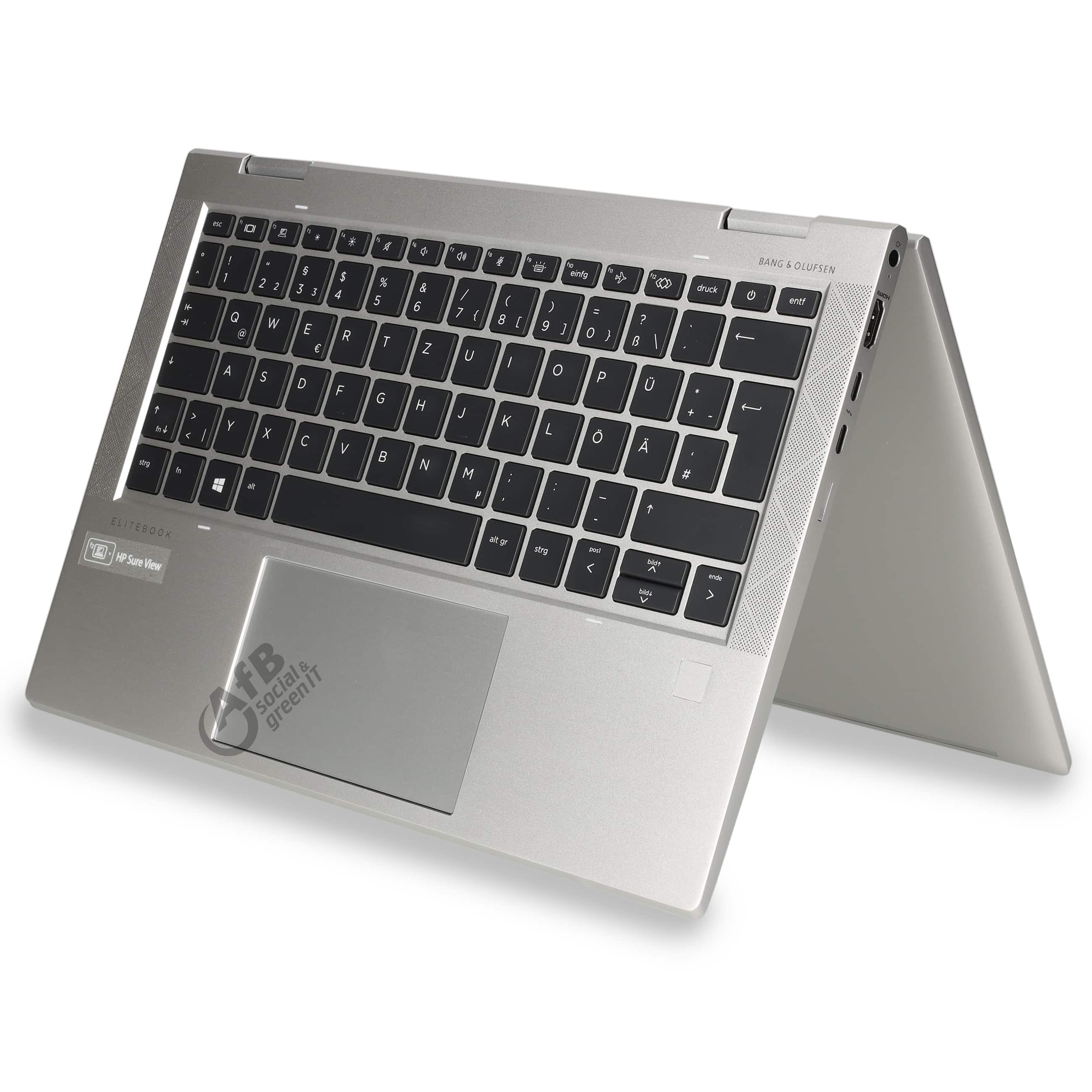 Ein silberner HP EliteBook Laptop mit schwarzer Tastatur und Touchpad steht auf weißem Hintergrund.