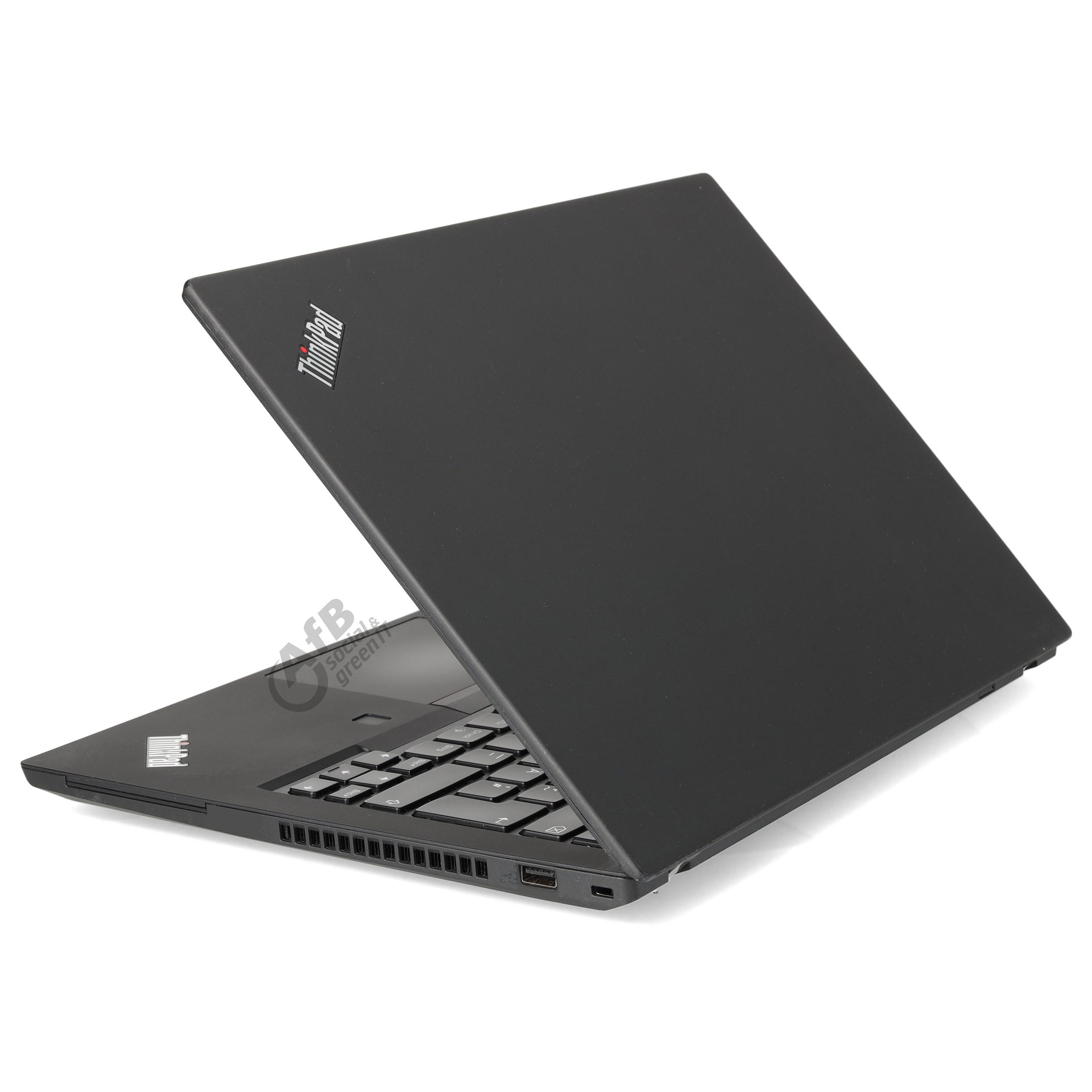 Ein schwarzer ThinkPad Laptop ist von hinten und der Seite auf weißem Hintergrund zu sehen.