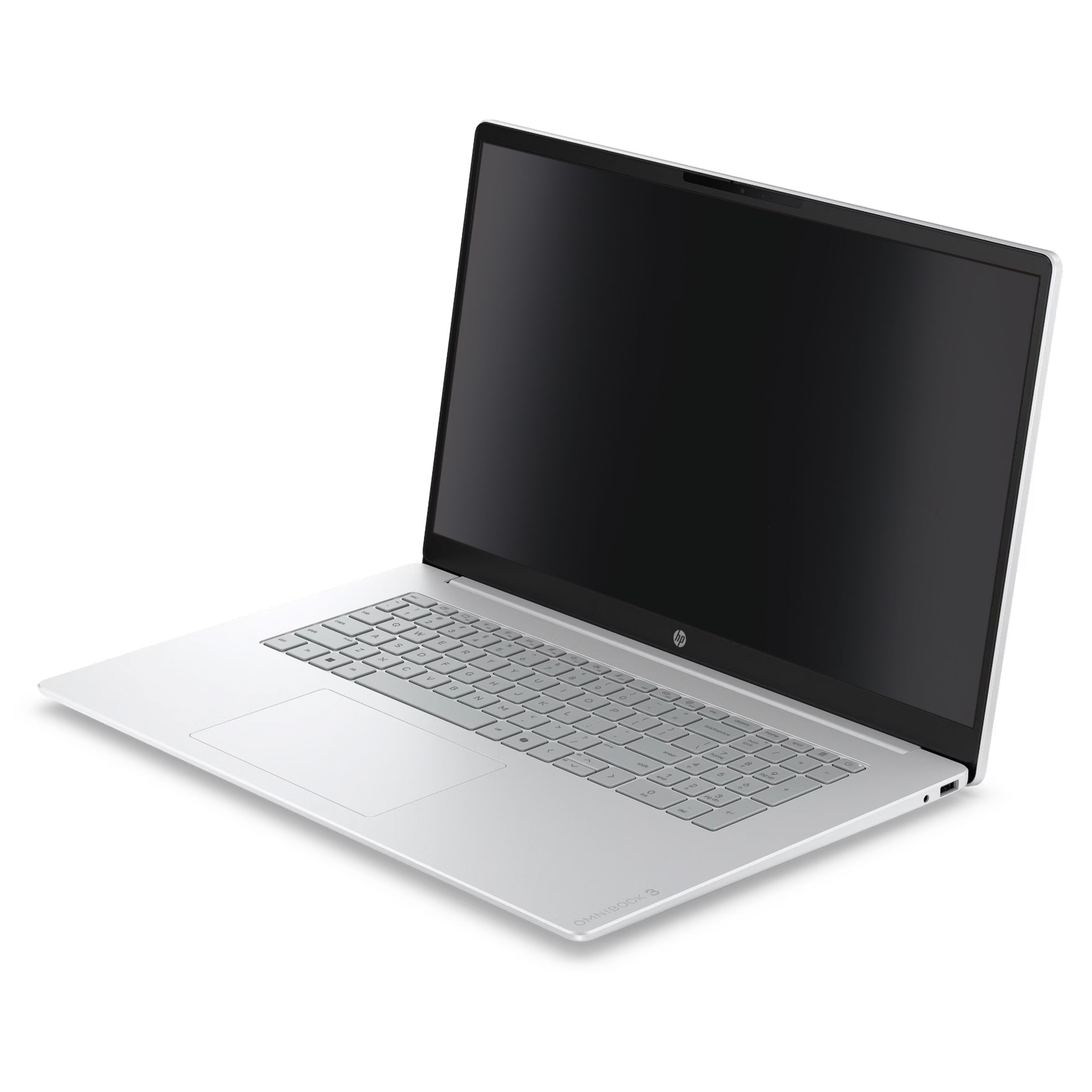 Ein silberner Laptop mit schwarzem Bildschirm steht schräg auf einer weißen Oberfläche vor weißem Hintergrund.