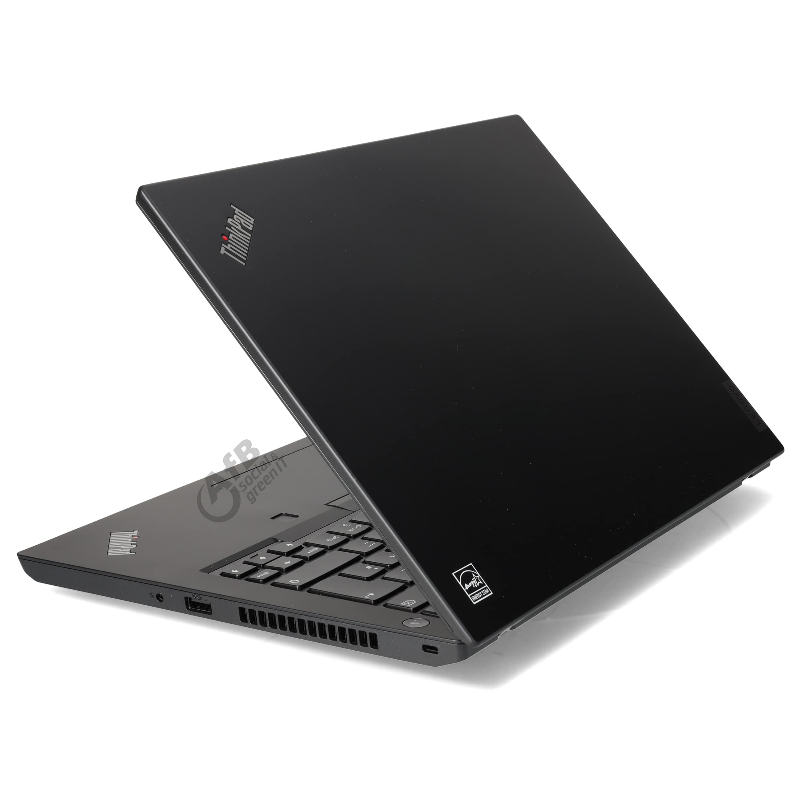 Ein schwarzer Lenovo ThinkPad Laptop ist auf einer weißen Oberfläche teilweise geöffnet zu sehen.