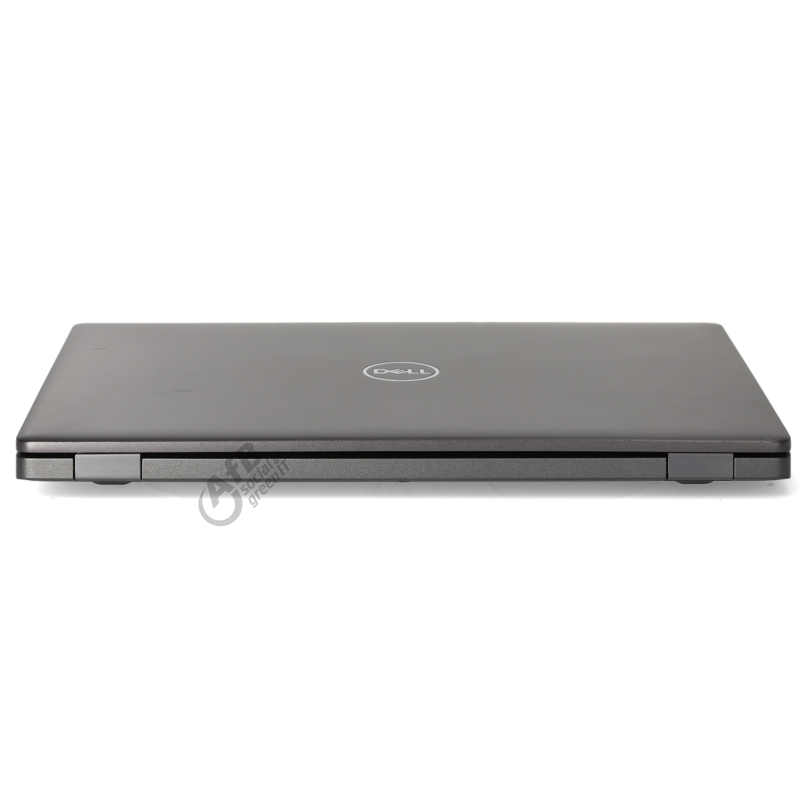 Ein geschlossener grauer Dell-Laptop mit Firmenlogo in der Mitte, gesehen von vorne vor weißem Hintergrund.