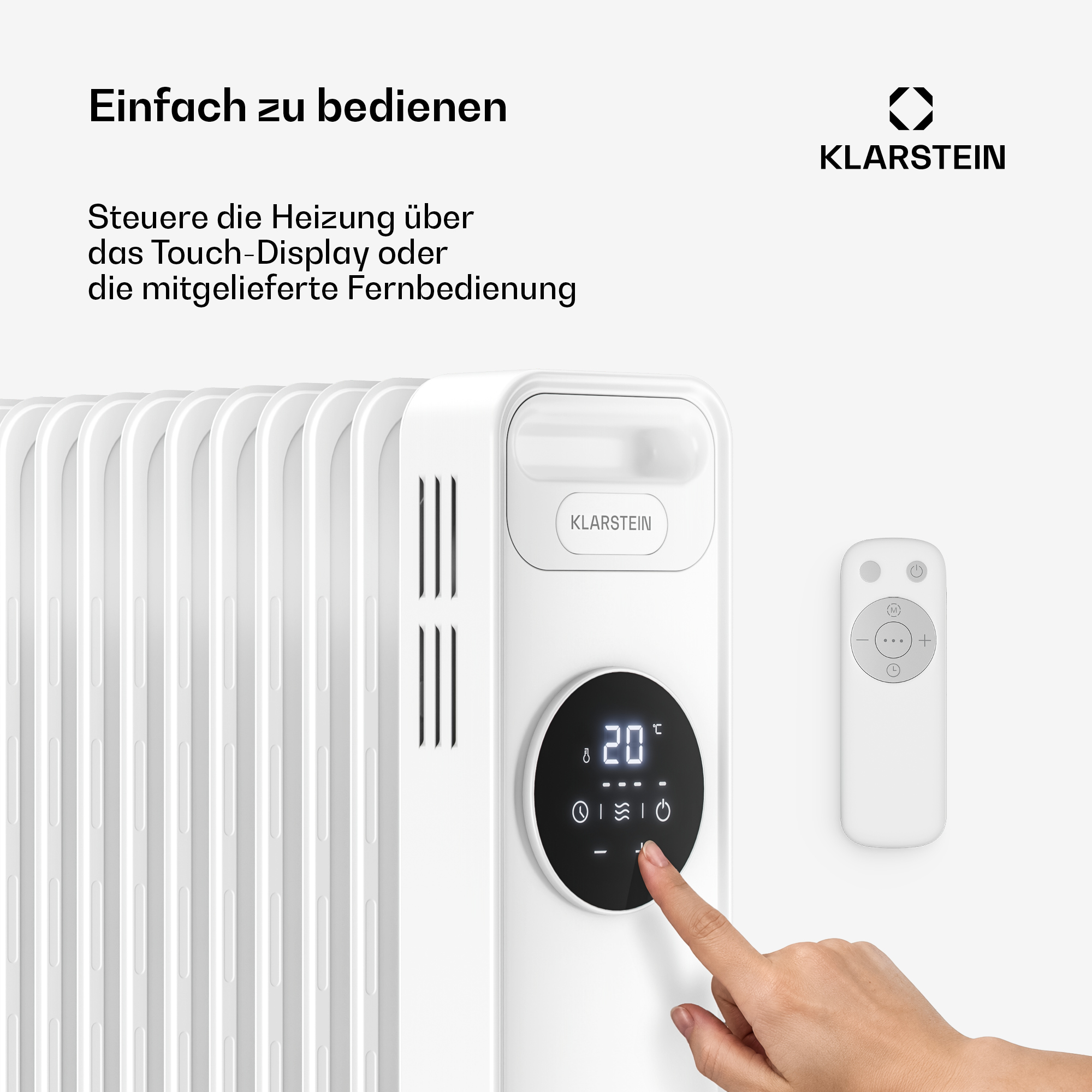 Eine Hand bedient das Touch-Display eines weißen Klarstein-Heizkörpers mit Fernbedienung und Text.