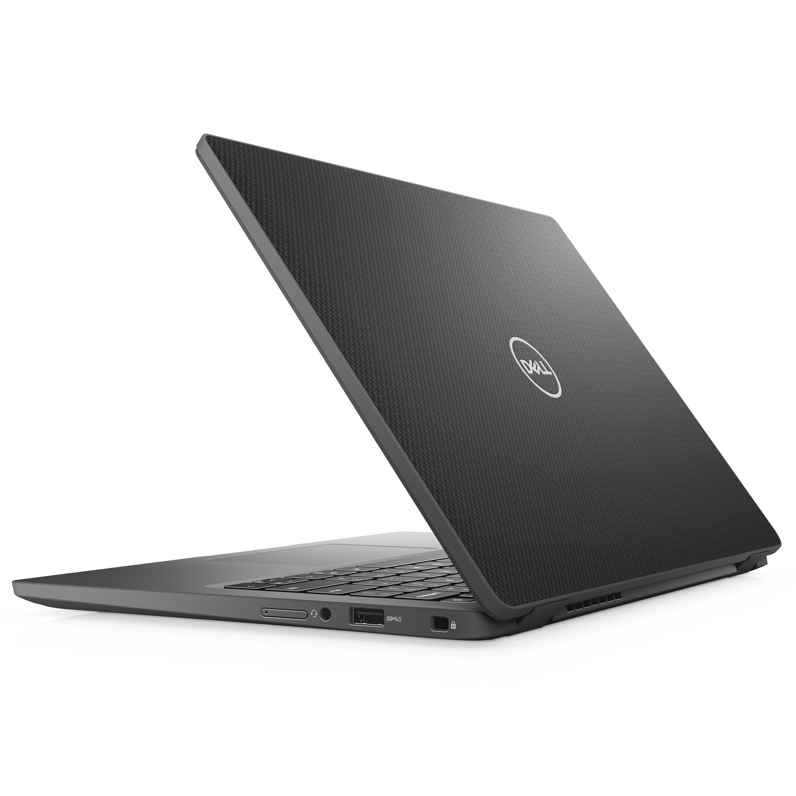 Ein schwarzer Dell-Laptop mit Kohlefaserstruktur auf dem geschlossenen Deckel steht auf einer weißen Oberfläche.