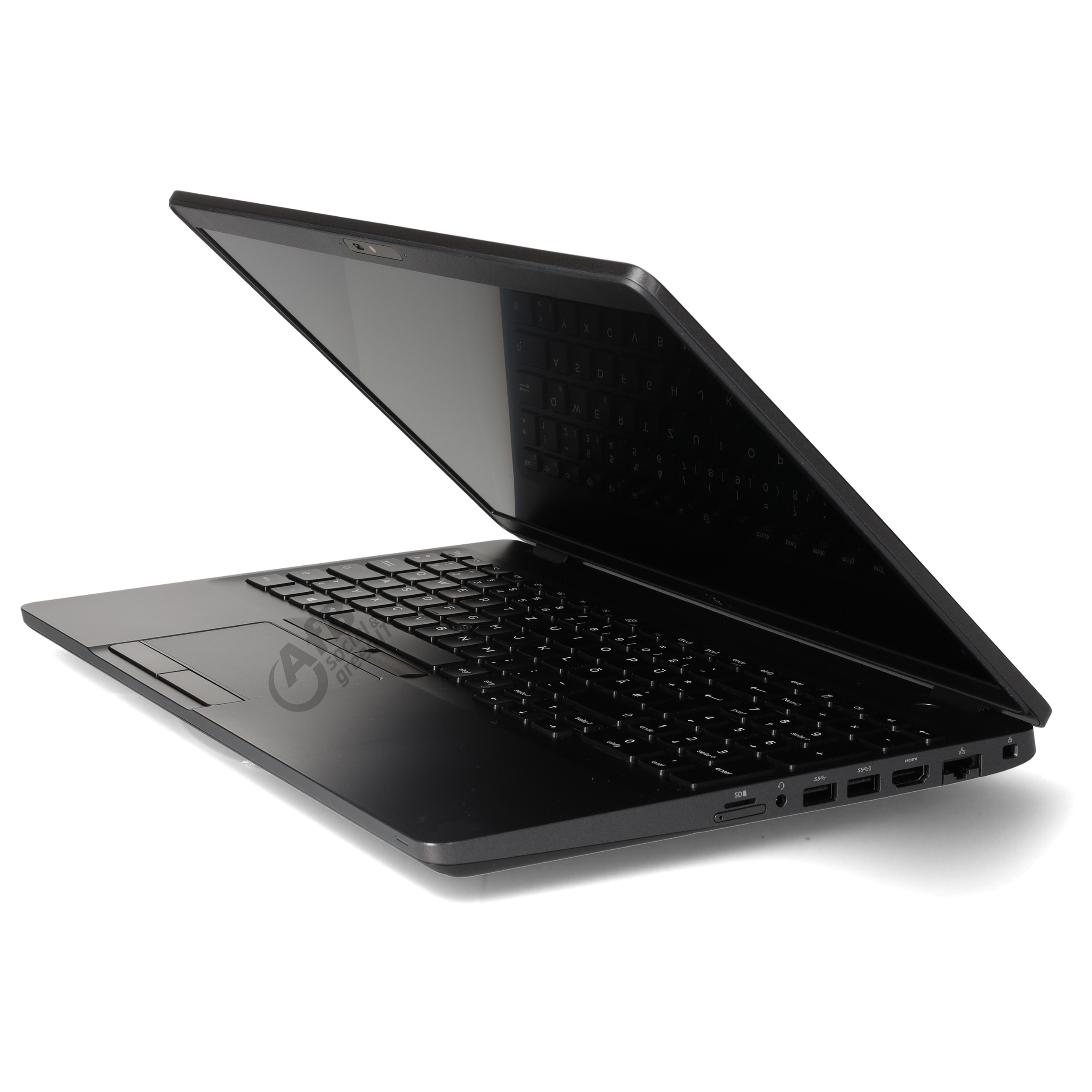Ein schwarzer Laptop von der Seite, zeigt Anschlüsse, Tastatur und Bildschirm vor weißem Hintergrund.