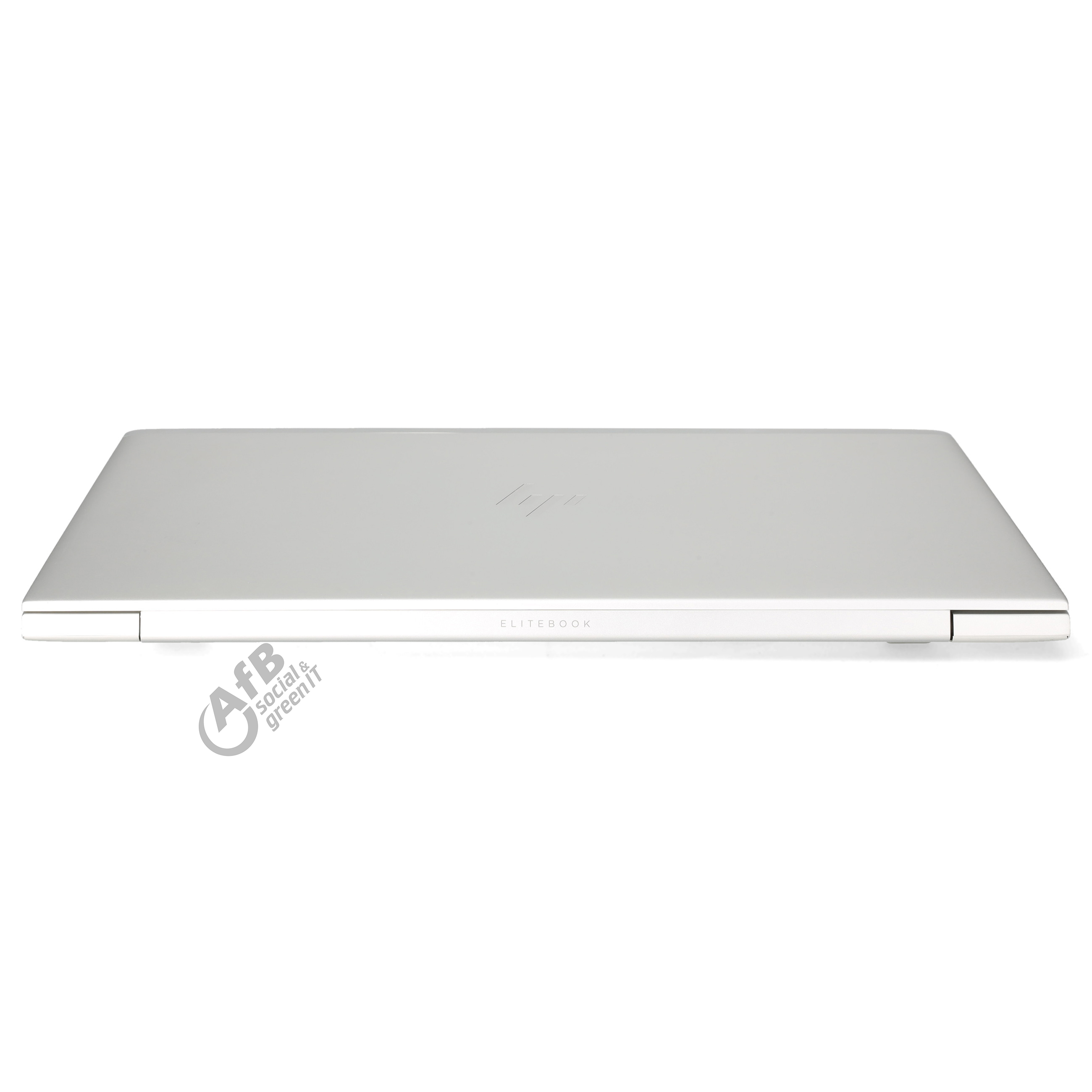 Geschlossener silberner Laptop mit dem Schriftzug EliteBook, gesehen von vorne auf weißem Hintergrund.