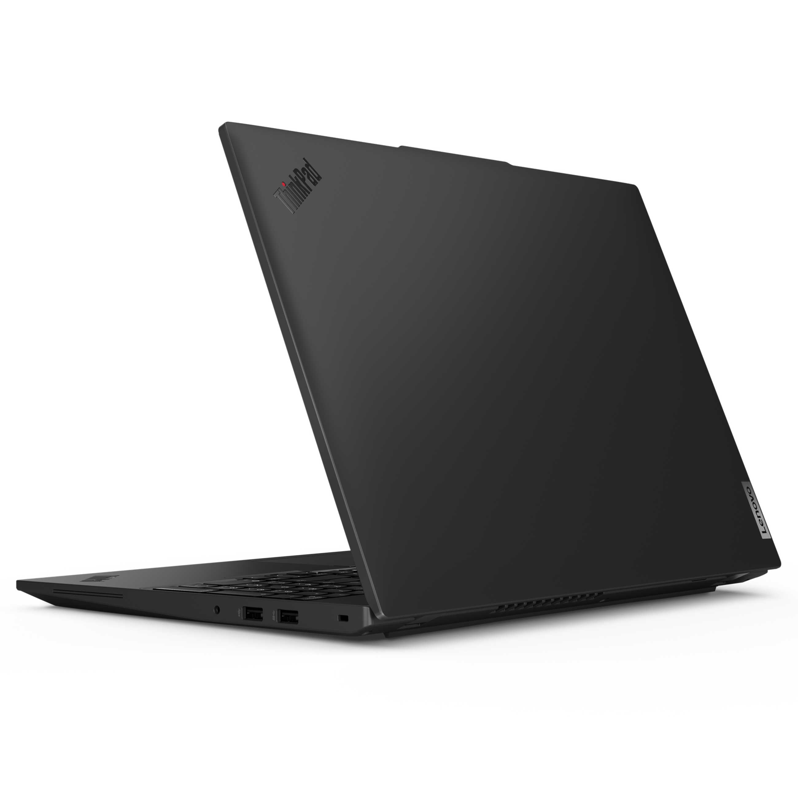 Ein schwarzer Lenovo ThinkPad Laptop steht auf einer weißen Oberfläche und zeigt das geschlossene Display mit Logos.