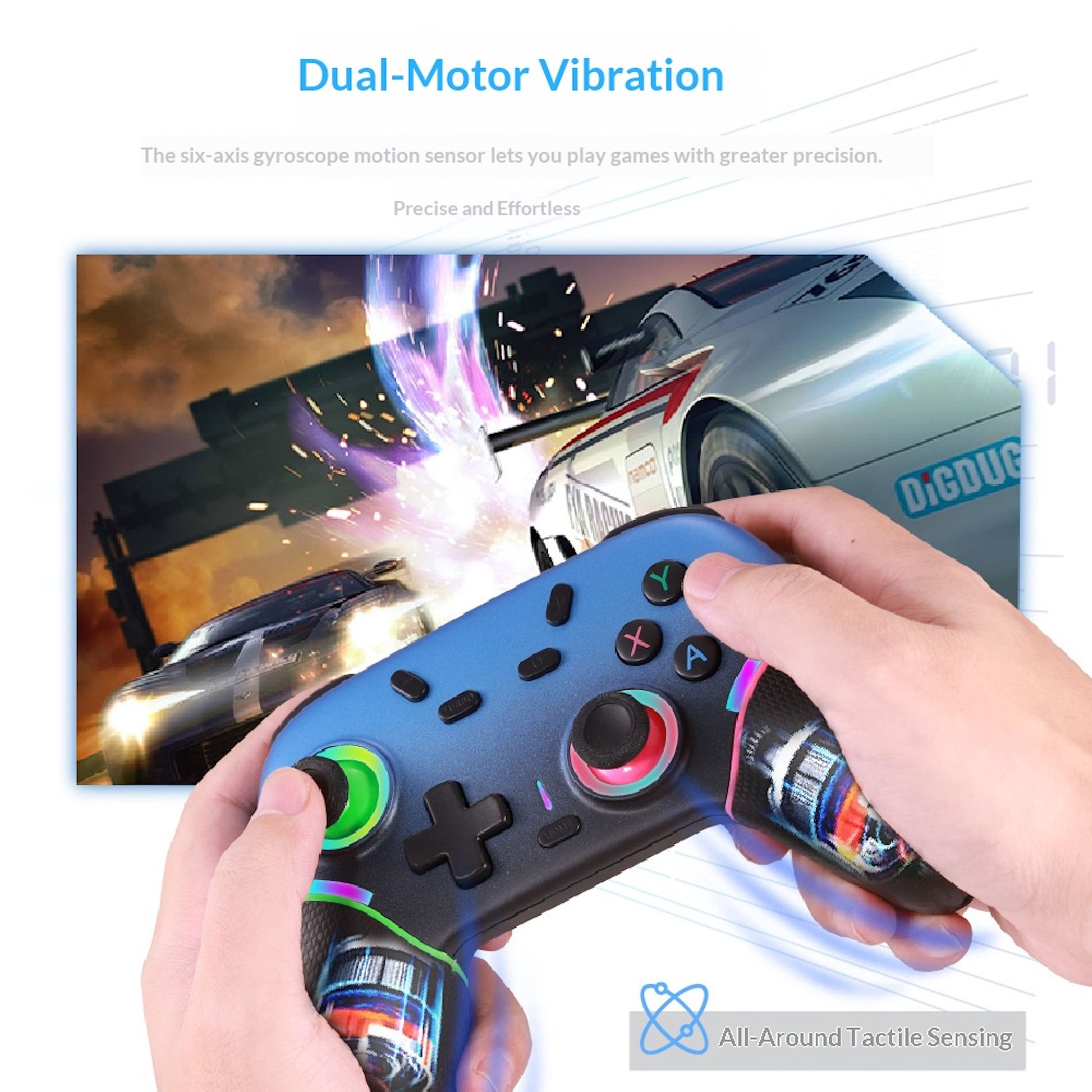 Eine Person hält einen blauen und schwarzen Controller vor einen Rennspiel-Bildschirm.