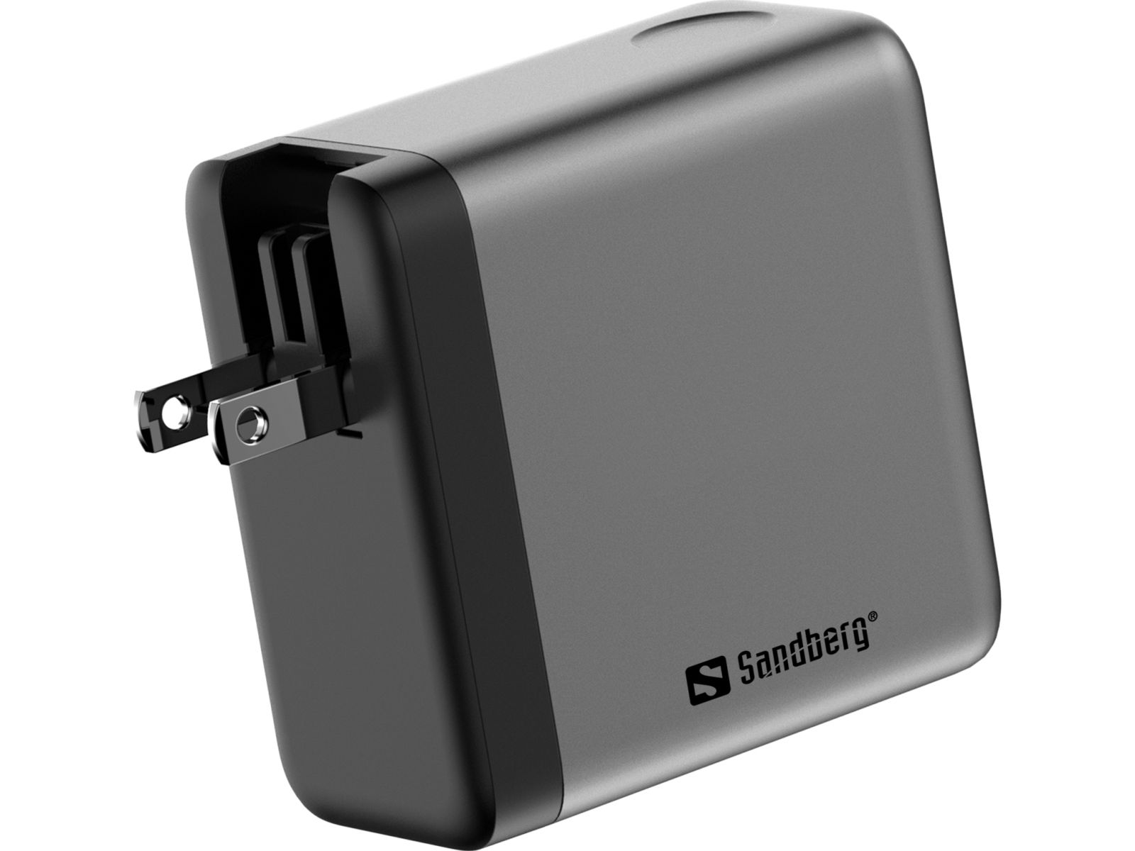 Ein grauer Sandberg USB-C-Schnellladegerät mit einklappbaren Steckern auf weißem Hintergrund.