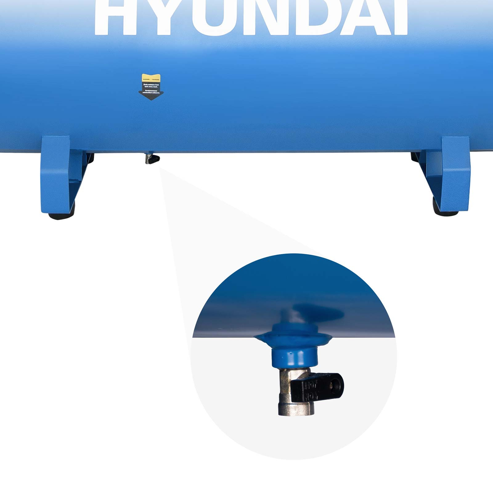 Ein blauer Hyundai-Luftkompressortank mit einer Lupe, die das Ablassventil zeigt.