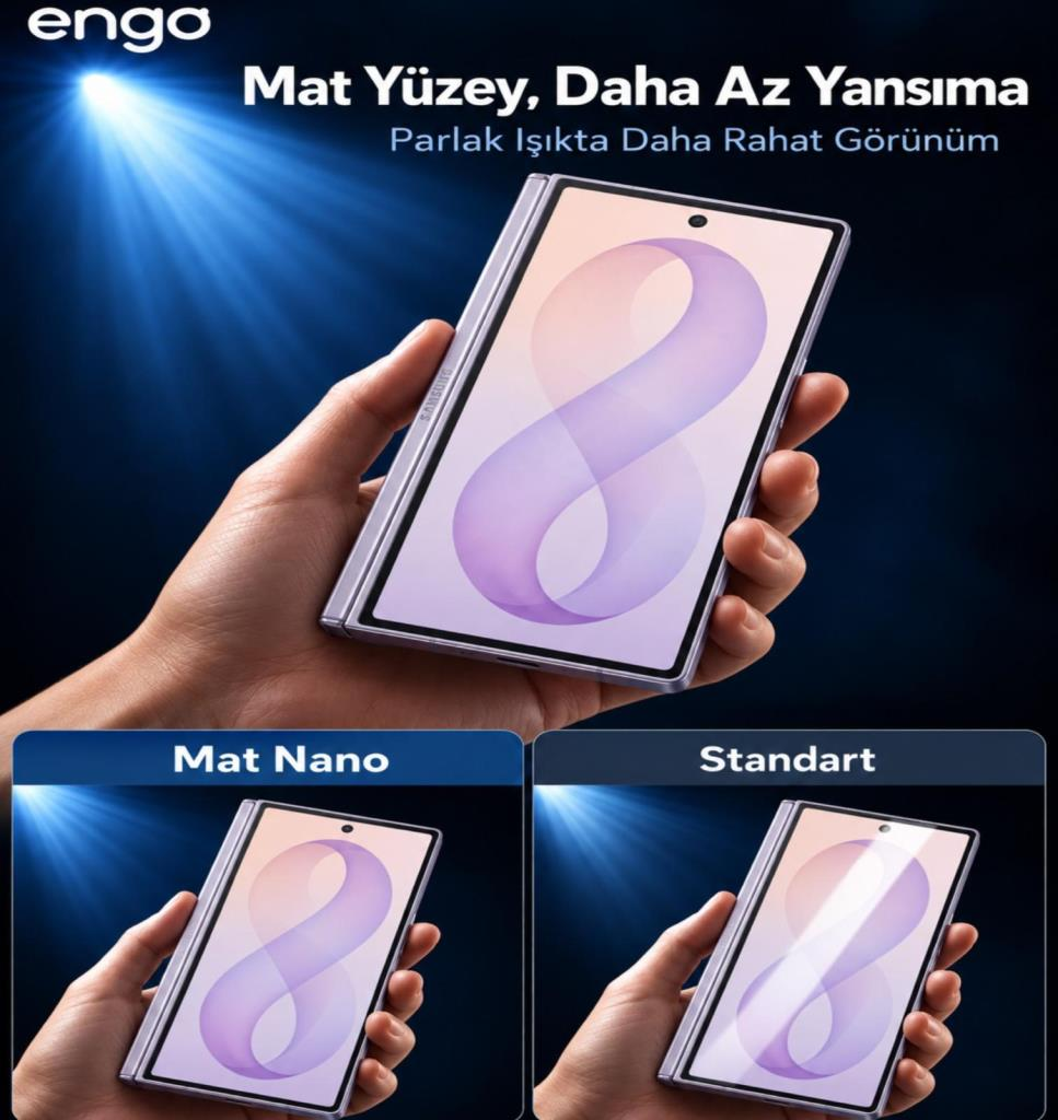 Bir elinde mat ekranlı katlanabilir akıllı telefon tutuluyor, standart ekranla karşılaştırılıyor.