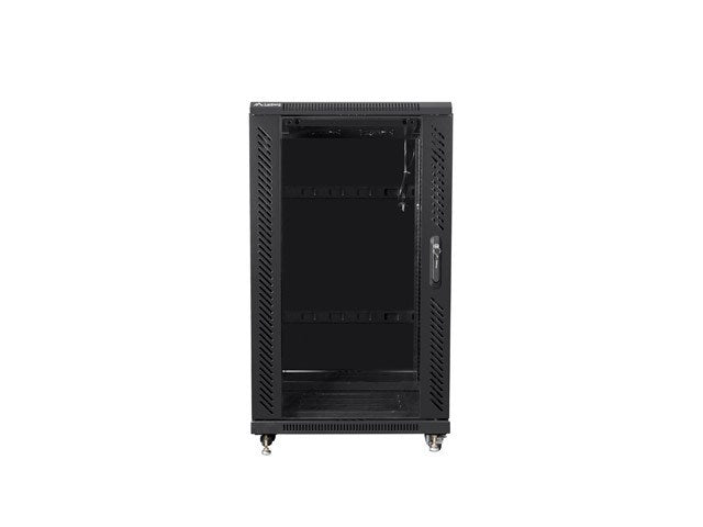Ein schwarzer, leerer Serverschrank mit Glastür und Rollen vor weißem Hintergrund.