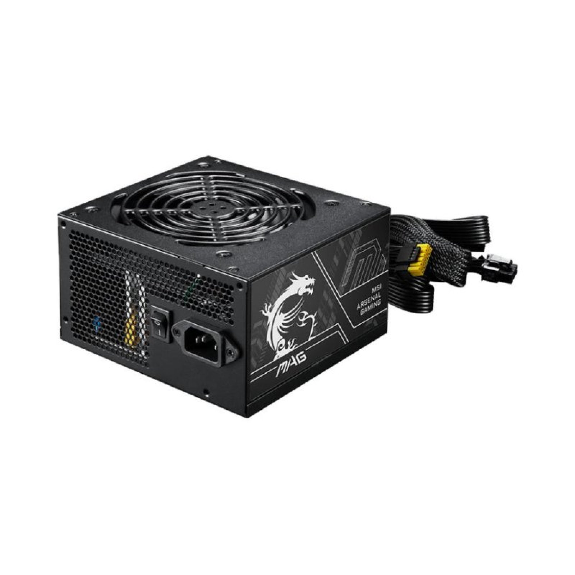 Beyaz arka planda üst fan ızgarası, güç düğmesi ve bağlı kabloları olan siyah MSI MAG PC güç kaynağı.