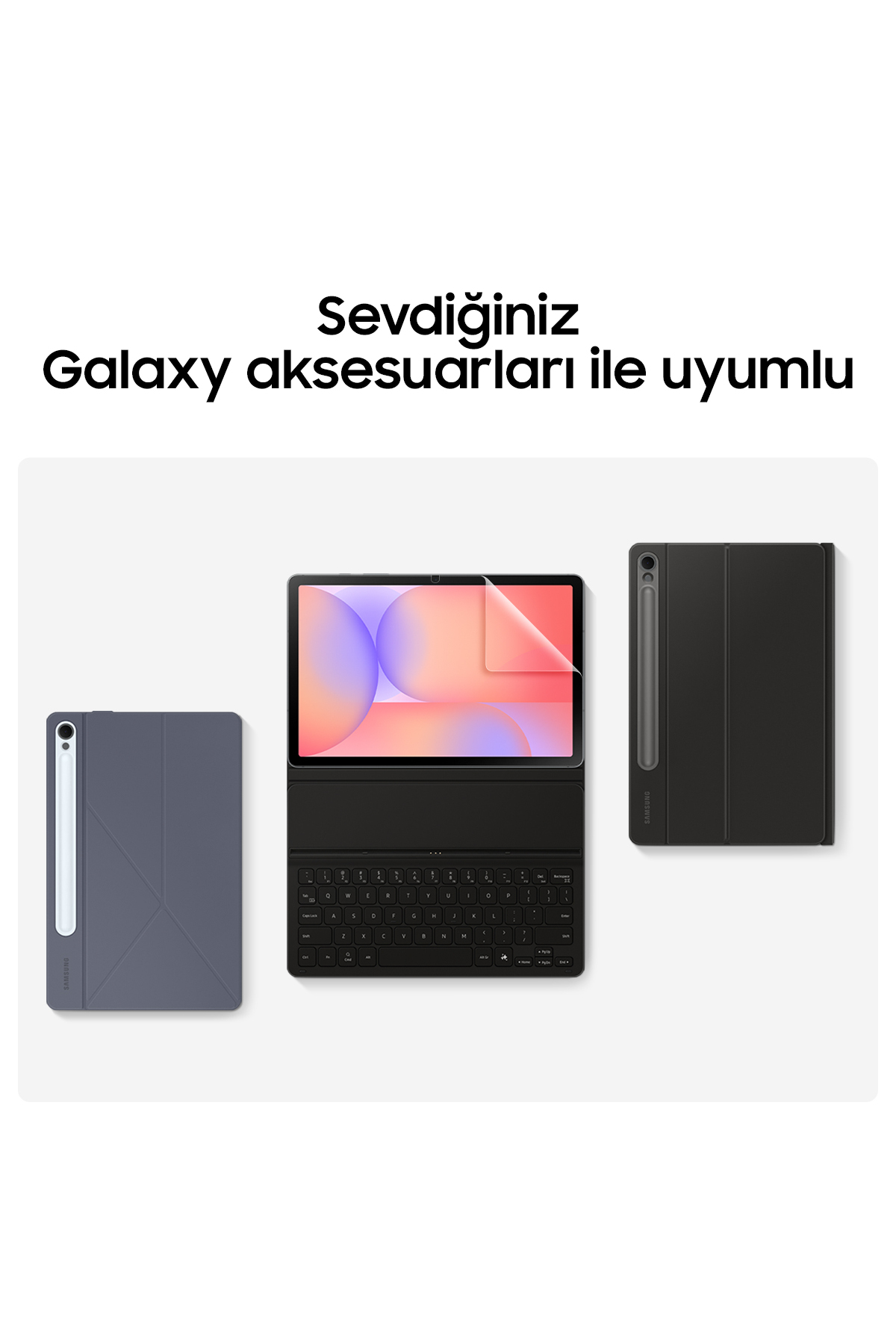Beyaz arka planda klavyeli tablet ve kalemli iki koruyucu kılıf.
