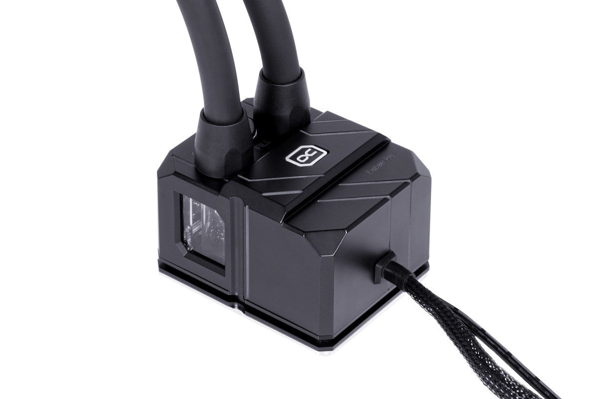 Zwarte CPU-waterkoeler met twee slangen en een geïntegreerde pomp op een witte achtergrond.