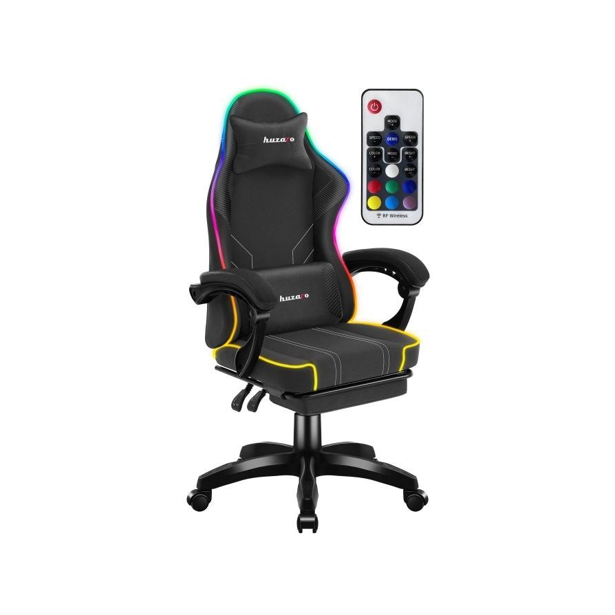 Fekete gamer szék RGB világítással és fehér távirányítóval, fehér háttér előtt.