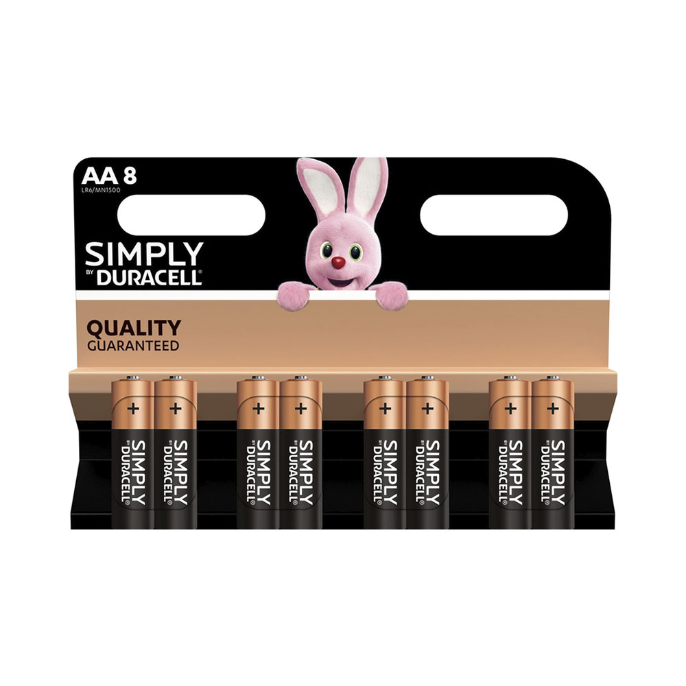 Eine Verpackung mit acht Simply Duracell AA-Batterien und dem rosa Duracell-Hasen oben.