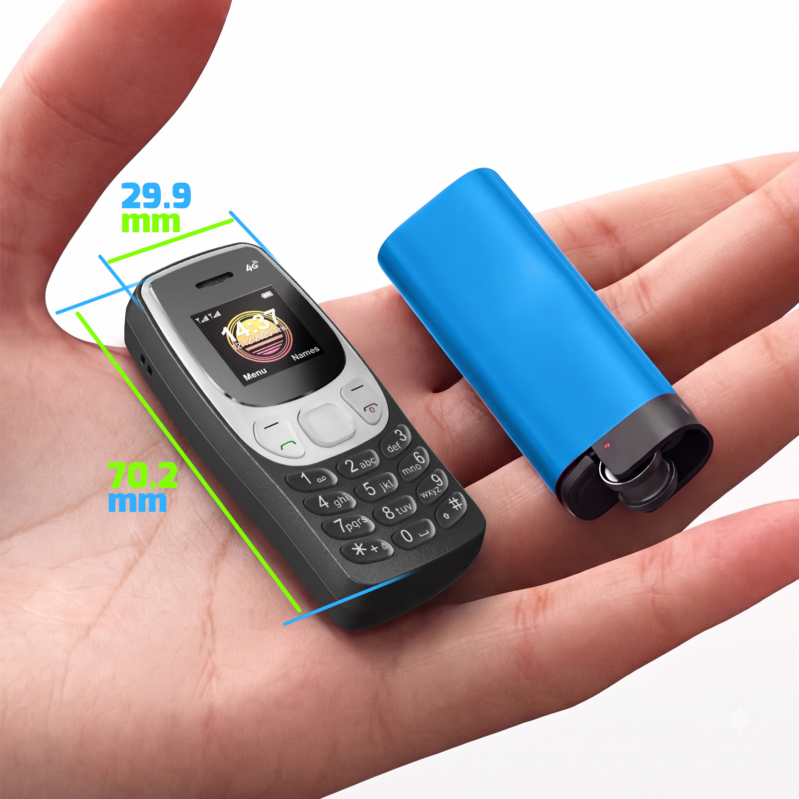 Un piccolo telefono nero e un accendino blu in una mano aperta, con indicatori di dimensione.