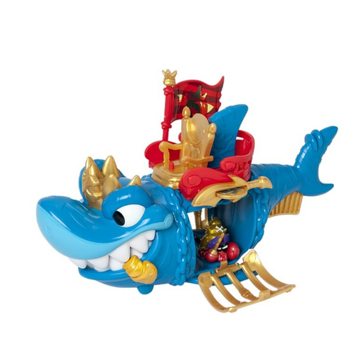 Un tiburón de juguete azul con cuernos dorados, una silla roja, una bandera y un pirata dentro.
