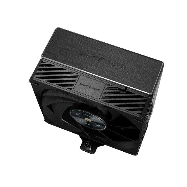 Un disipador de CPU Mars Gaming negro visto desde arriba, mostrando su placa superior y ventilador.