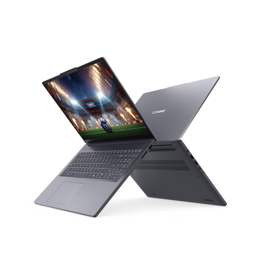 İki gri Lenovo dizüstü bilgisayar, biri futbol maçı gösteriyor, diğeri arkasını.