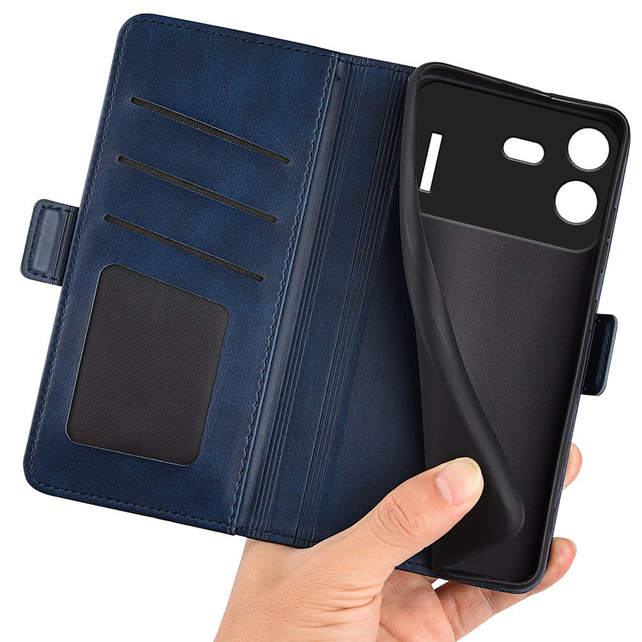 Blauwe portemonnee-telefoonhoes met kaartsleuven en zwarte binnenkant in een hand.