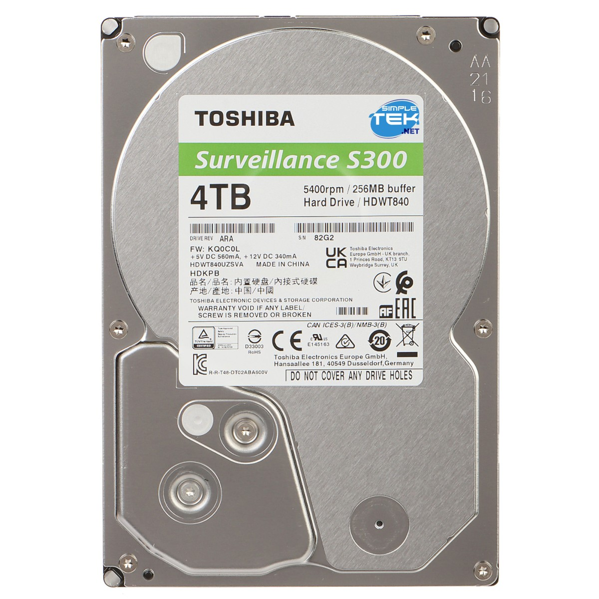 Hard disk interno Toshiba Surveillance S300 da 4 TB con custodia in metallo argentato ed etichetta.