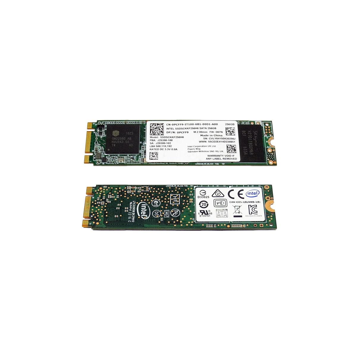Due viste di un SSD M.2 verde con logo Intel e varie etichette su sfondo bianco.
