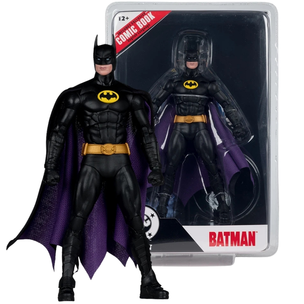 Un'action figure di Batman in costume nero e viola con cintura gialla, in piedi davanti alla sua confezione originale.