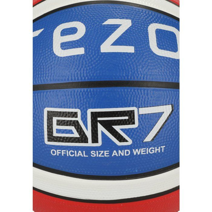 Nahaufnahme eines rot, weiß und blauen Basketballs mit dem Text Trezo GR7 und Offizieller Größe.