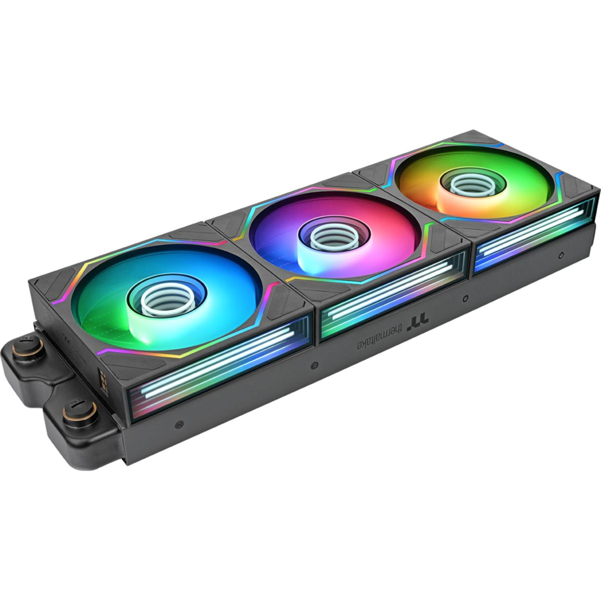 Schwarzer PC-Wasserkühler mit drei bunt leuchtenden RGB-Lüftern und integrierter Pumpe.