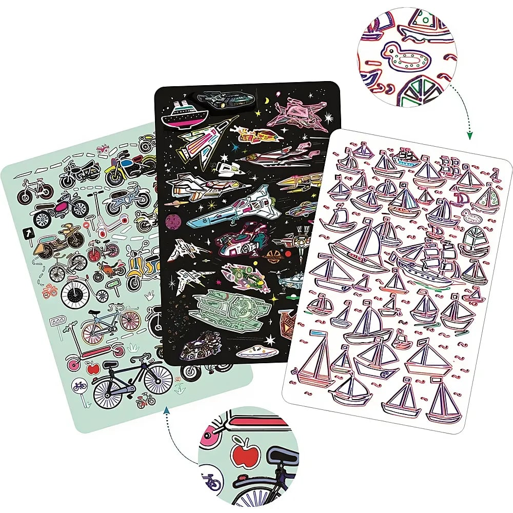 Drei Stickerbögen mit Fahrrädern, Raumschiffen und Booten sowie kreisförmige Detailausschnitte.